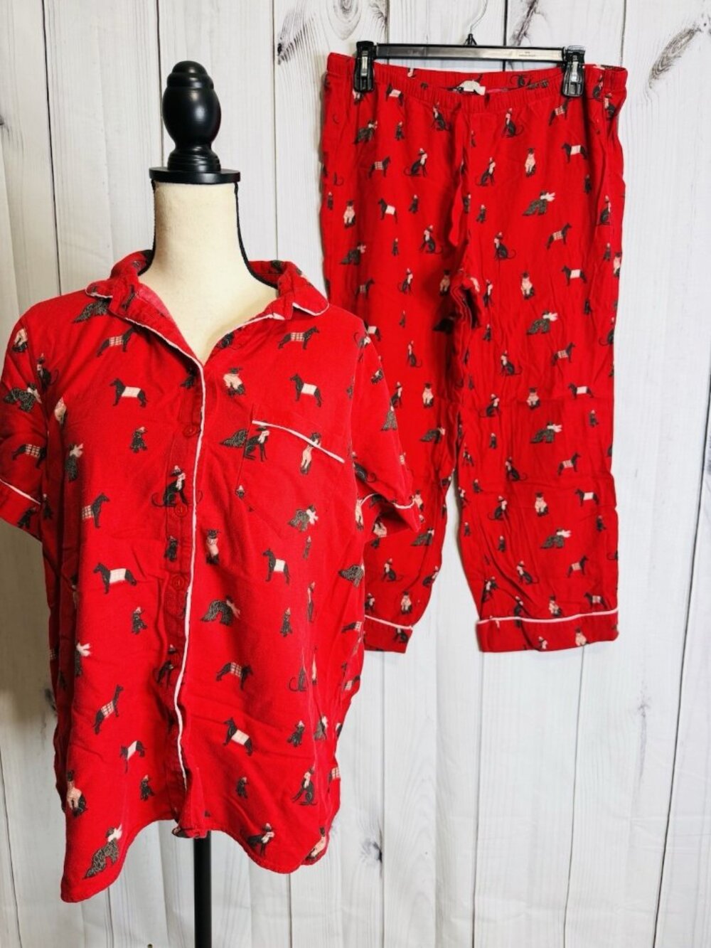 Loft Sleep Pajamas Sz Large 2-Piece Set Dog Pattern Red Short Sleeve